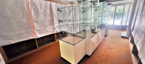 200m² Commercial property in Perugia, Italy No. 352037 26