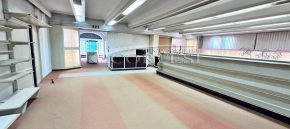 200m² Commercial property in Perugia, Italy No. 352037 20