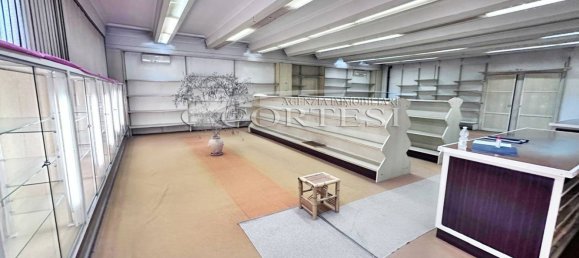 200m² Commercial property in Perugia, Italy No. 352037 16