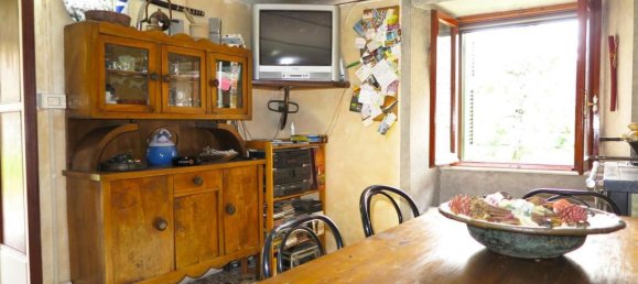 2 bedrooms Castles in Bagnone, Italy No. 77630 7