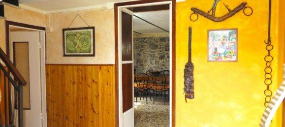 2 bedrooms Castles in Bagnone, Italy No. 77630 4