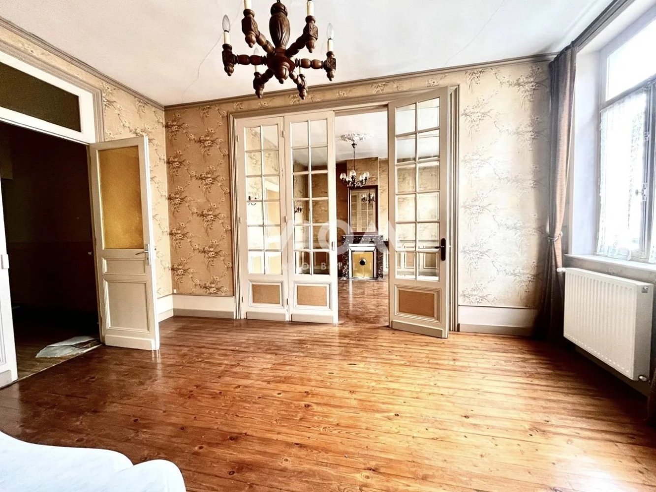 3-salle Bâtiment à Arras, France No. 219464