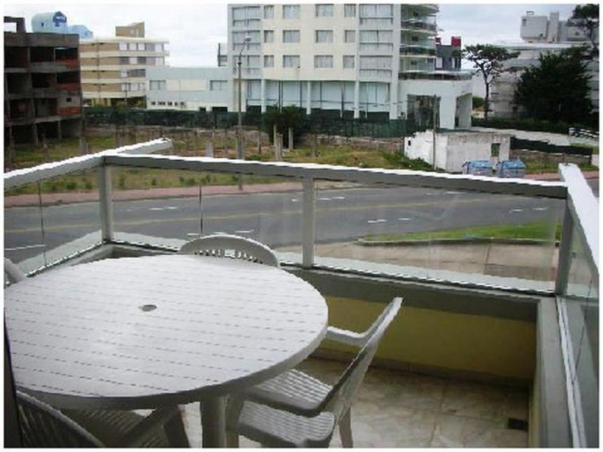 Квартира с 3 спальнями в Мальдонадо, Уругвай № 9489