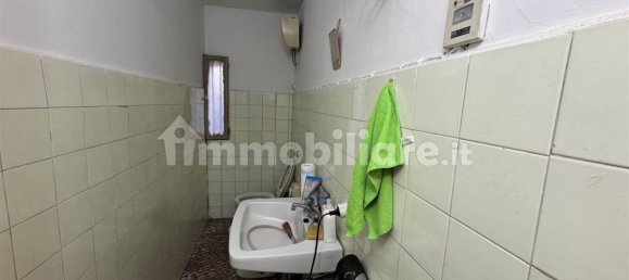 1-salle Propriété commerciale à Florence, Italy No. 44462 18