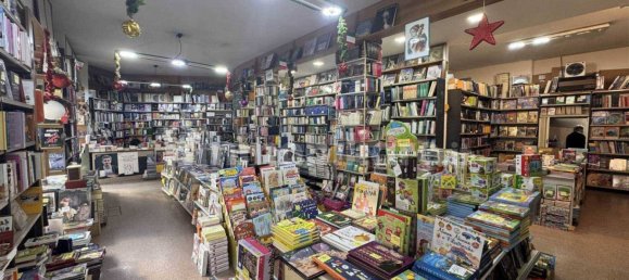 1-salle Propriété commerciale à Florence, Italy No. 44462 9