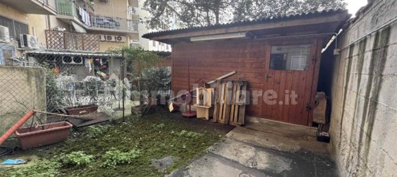 1-salle Propriété commerciale à Florence, Italy No. 44462 21