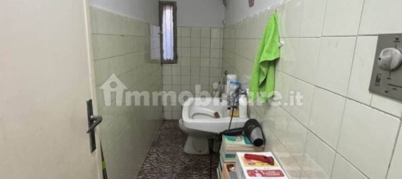 1-salle Propriété commerciale à Florence, Italy No. 44462 17