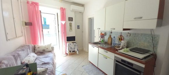 Apartamento T2 em Capodimonte, Italy N.º 371525 6