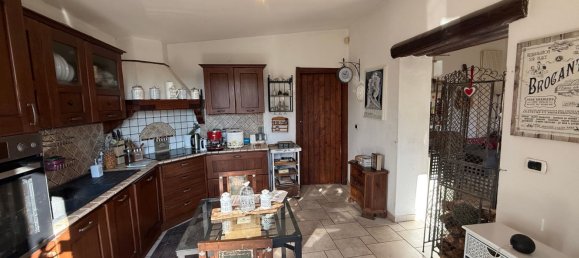 5 rooms Apartment in Chiaravalle, Italy No. 222578 8