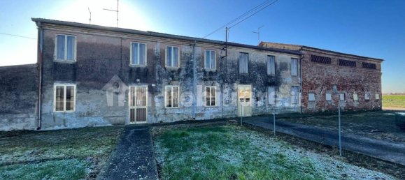 5 bedrooms House in Sanguinetto, Italy No. 107623 25