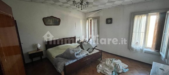 5 bedrooms House in Sanguinetto, Italy No. 107623 19