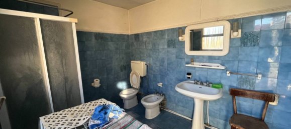 5 bedrooms House in Sanguinetto, Italy No. 107623 34