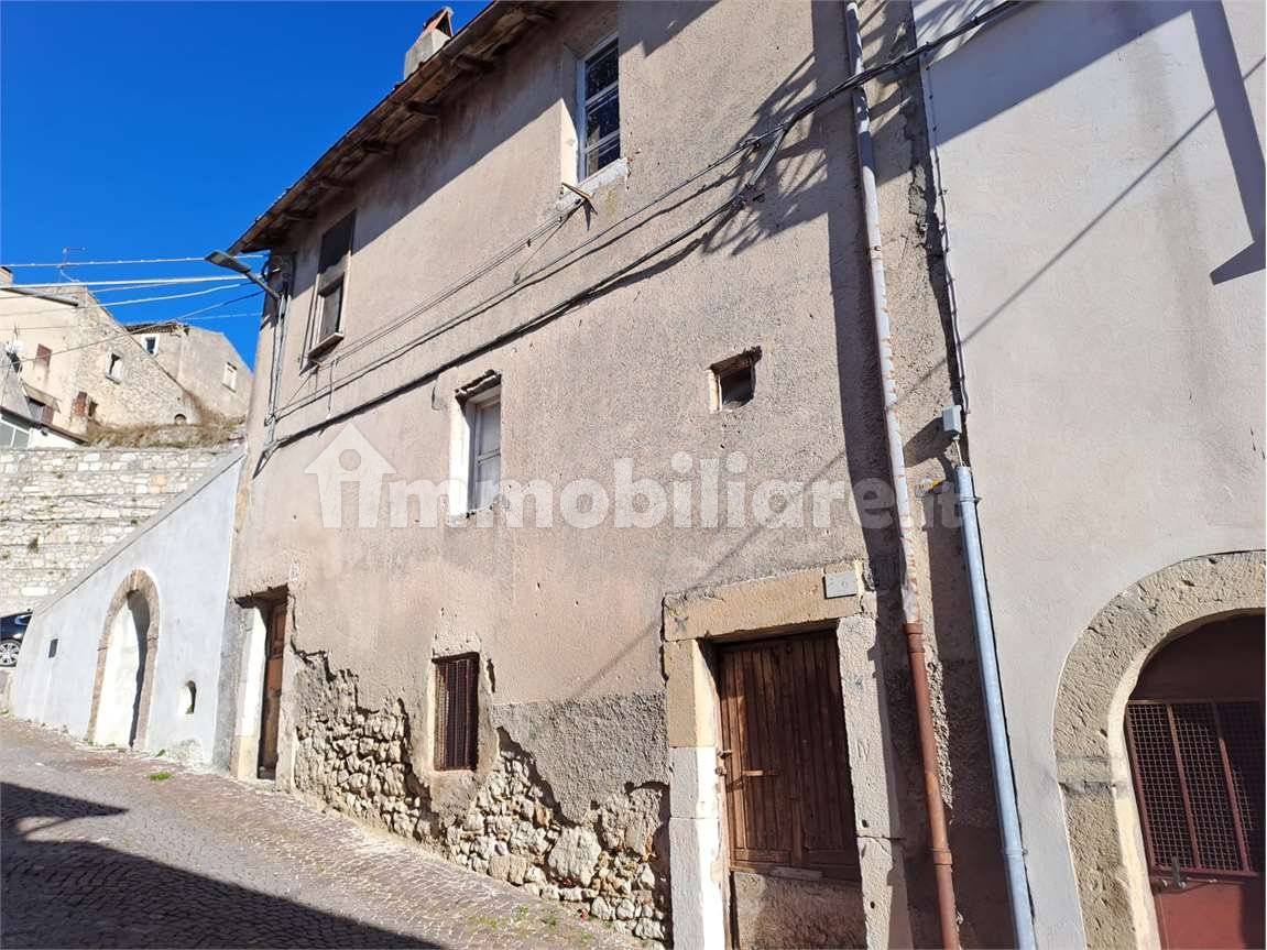 4 rooms House in Castel di Sangro, Italy No. 267072