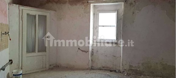 4 rooms House in Castel di Sangro, Italy No. 267072 3