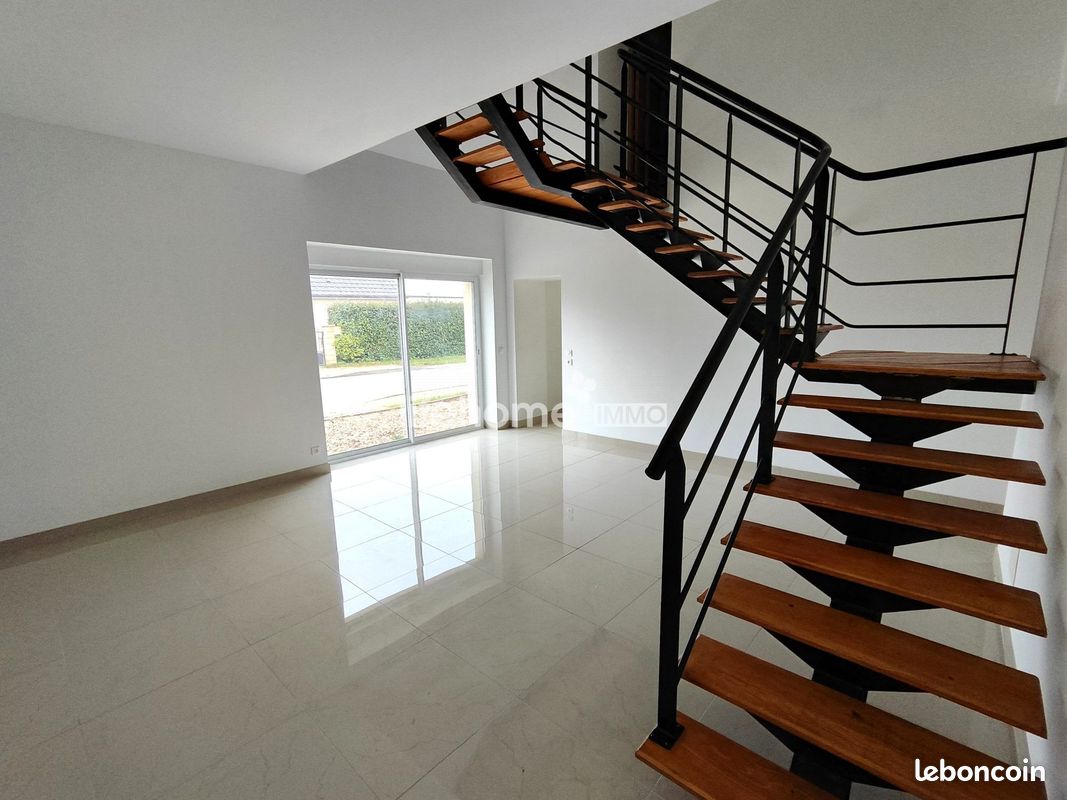 Дом с 5 комнатами в Сен-Мор, Франция № 154130