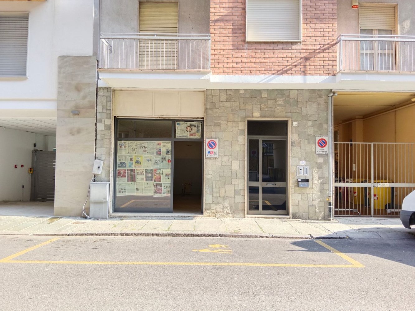 2غرفة عقار تجاري في Cuneo, Italy رقم 214150