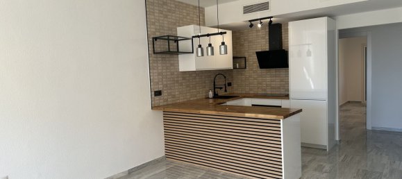 Apartamento de 3 dormitorios en Marbella, Spain No. 33746 30