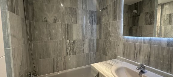 Apartamento de 3 dormitorios en Marbella, Spain No. 33746 24