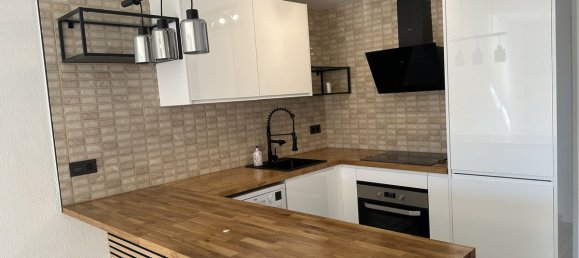 Apartamento de 3 dormitorios en Marbella, Spain No. 33746 3