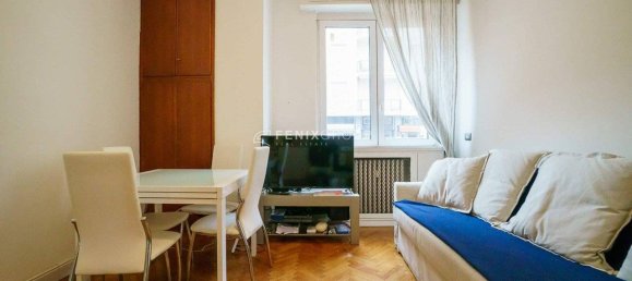 Apartamento de 2 dormitorios en Milan, Italy No. 246533 2