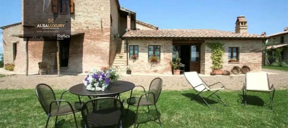 6 bedrooms Villa in Montalcino, Italy No. 529 4
