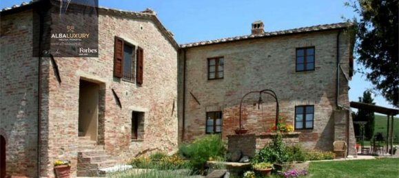 6 bedrooms Villa in Montalcino, Italy No. 529 2