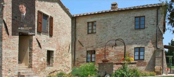 6 bedrooms Villa in Montalcino, Italy No. 529 8