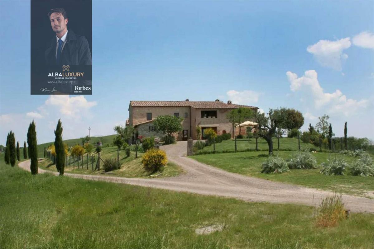 6 bedrooms Villa in Montalcino, Italy No. 529