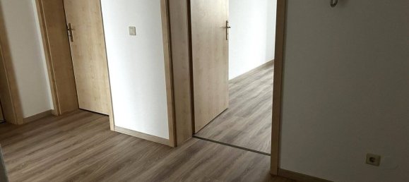 Квартира с 3 комнатами в Цвиккау, Германия № 99420 5