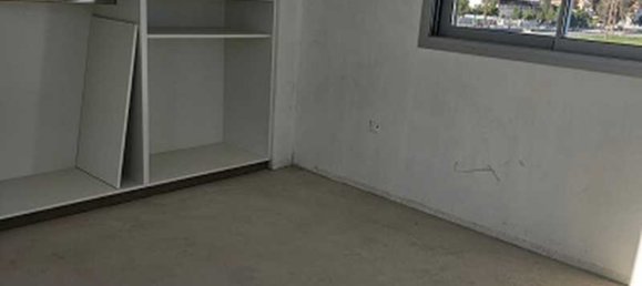 Propiedad comercial de 3 dormitorios en Larnaca, Cyprus No. 18959 3