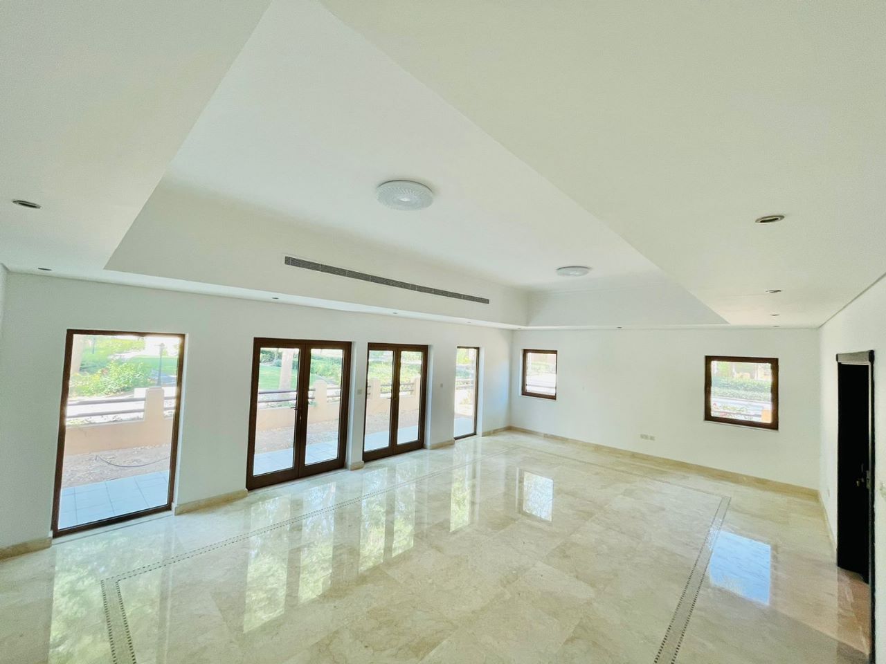 5 bedrooms Villa in Al Furjan, UAE No. 9233