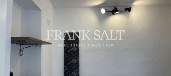  Shop in Sliema, Malta No. 13186 3