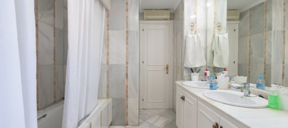 6 Schlafzimmer Villa in Estepona, Spain, Nr. 18888 24