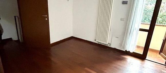 3 rooms Duplex in Reggio Emilia, Italy No. 22500 9