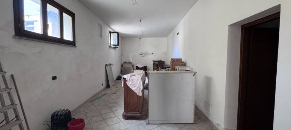 106m² Commercial property in Calcinaia, Italy No. 212436 6