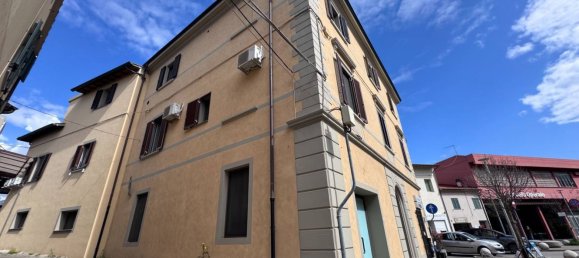 106m² Commercial property in Calcinaia, Italy No. 212436 11