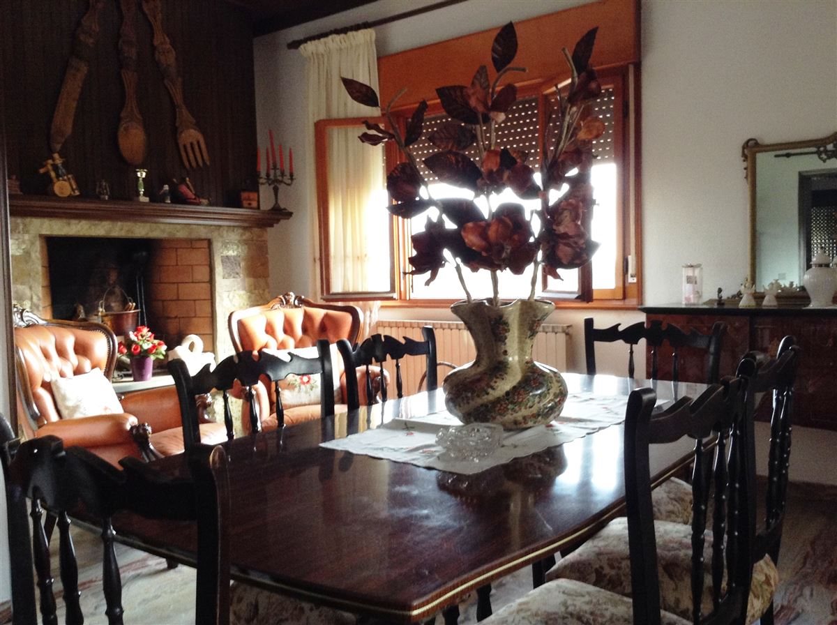 4 bedrooms Villa in Corbola, Italy No. 225386