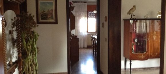 4 bedrooms Villa in Corbola, Italy No. 225386 3