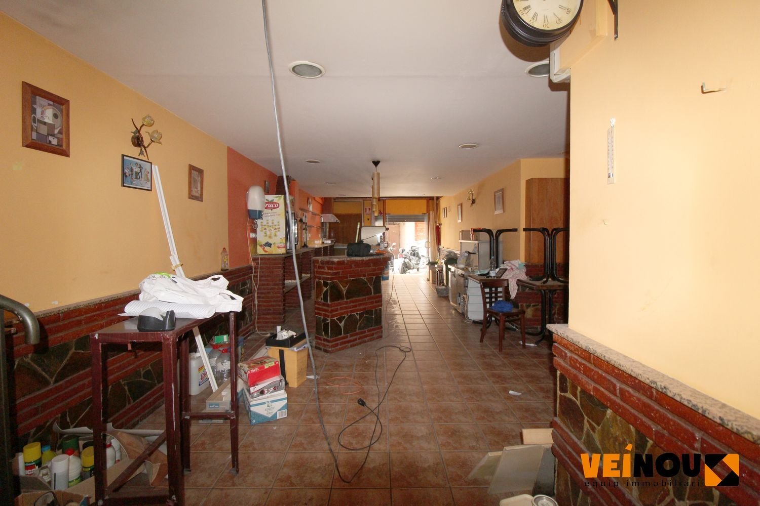 121m² Commercial property in Cornella De Llobregat, Spain No. 201863