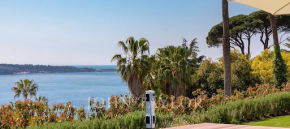 6 bedrooms Villa in Cannes, France No. 246435 5