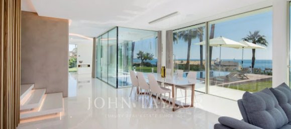 6 bedrooms Villa in Cannes, France No. 246435 10