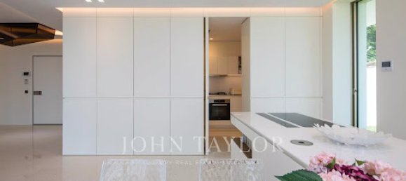 6 bedrooms Villa in Cannes, France No. 246435 8