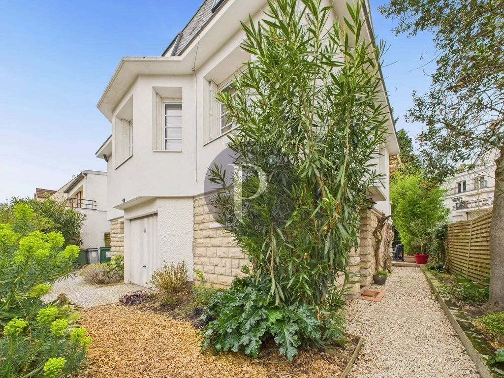 3 bedrooms House in Chatenay-Malabry, France No. 131672