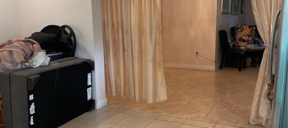 3 dormitorios villa en venta en Miami, Miami-Dade, Florida, USA № 615805 4