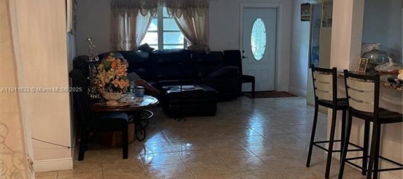 3 dormitorios villa en venta en Miami, Miami-Dade, Florida, USA № 615805 3