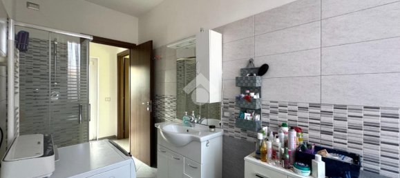 3غرفة منزل في Rescaldina, Italy رقم 2495 21