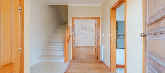 2 bedrooms House in Sintra, Portugal No. 54823 3