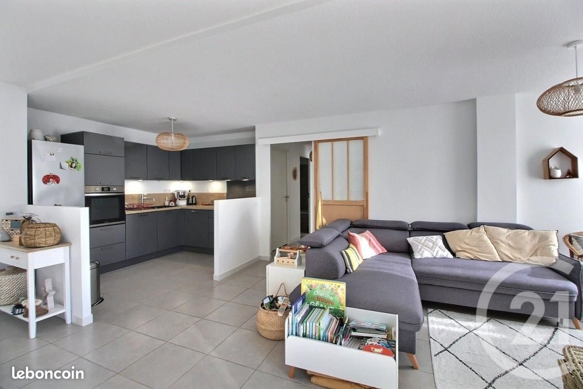 Apartamento de 2 dormitorios en Merignac, France No. 342310