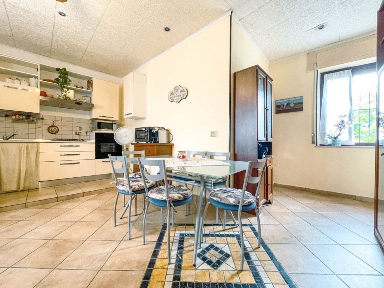 8 غرف نوم منزل في Momo, Italy رقم 377467