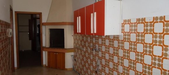 Дом с 6 комнатами в Matino, Италия № 224871 10